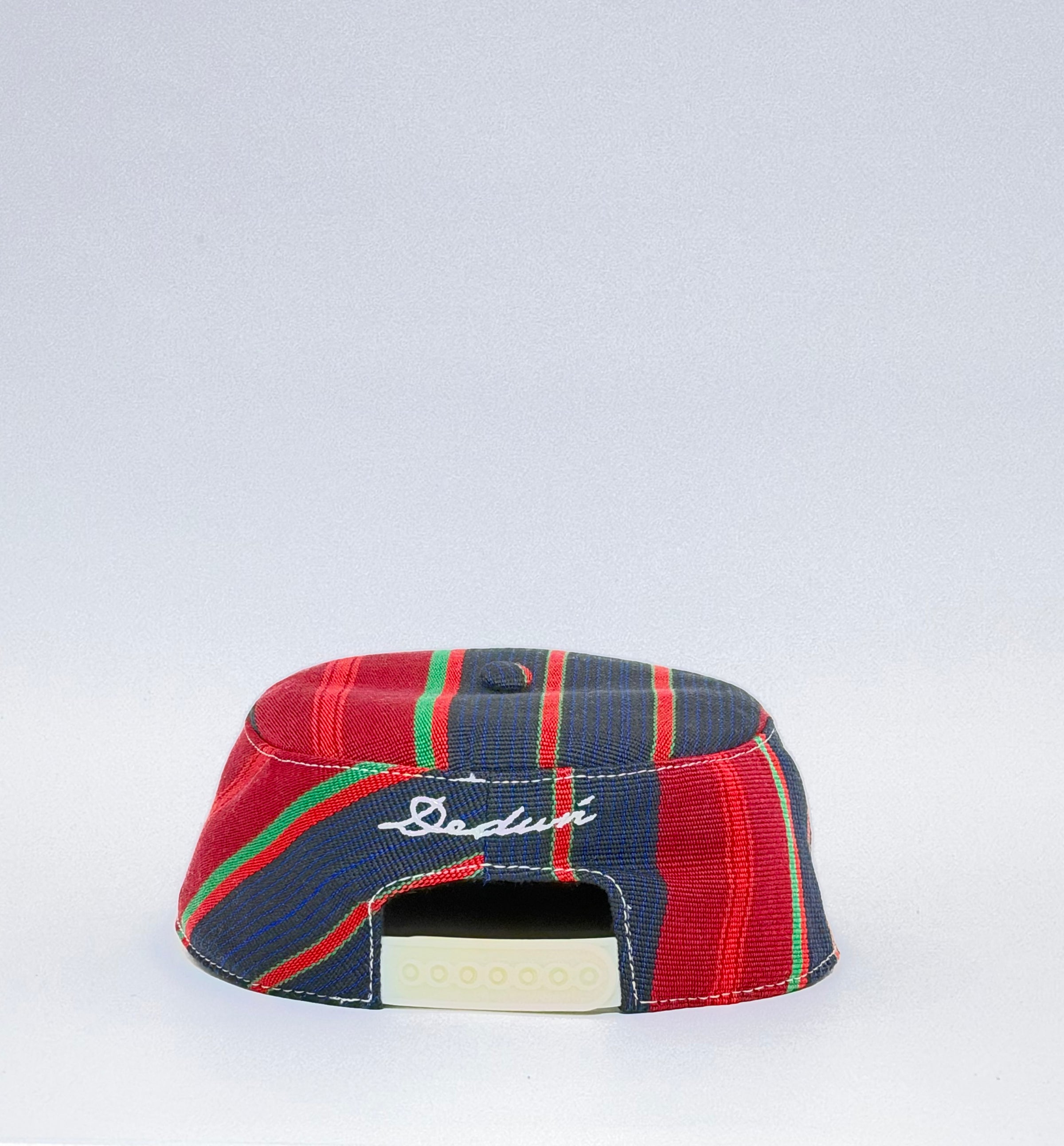 Back Rouge Royal Aṣọ Òkè Pillbox hat