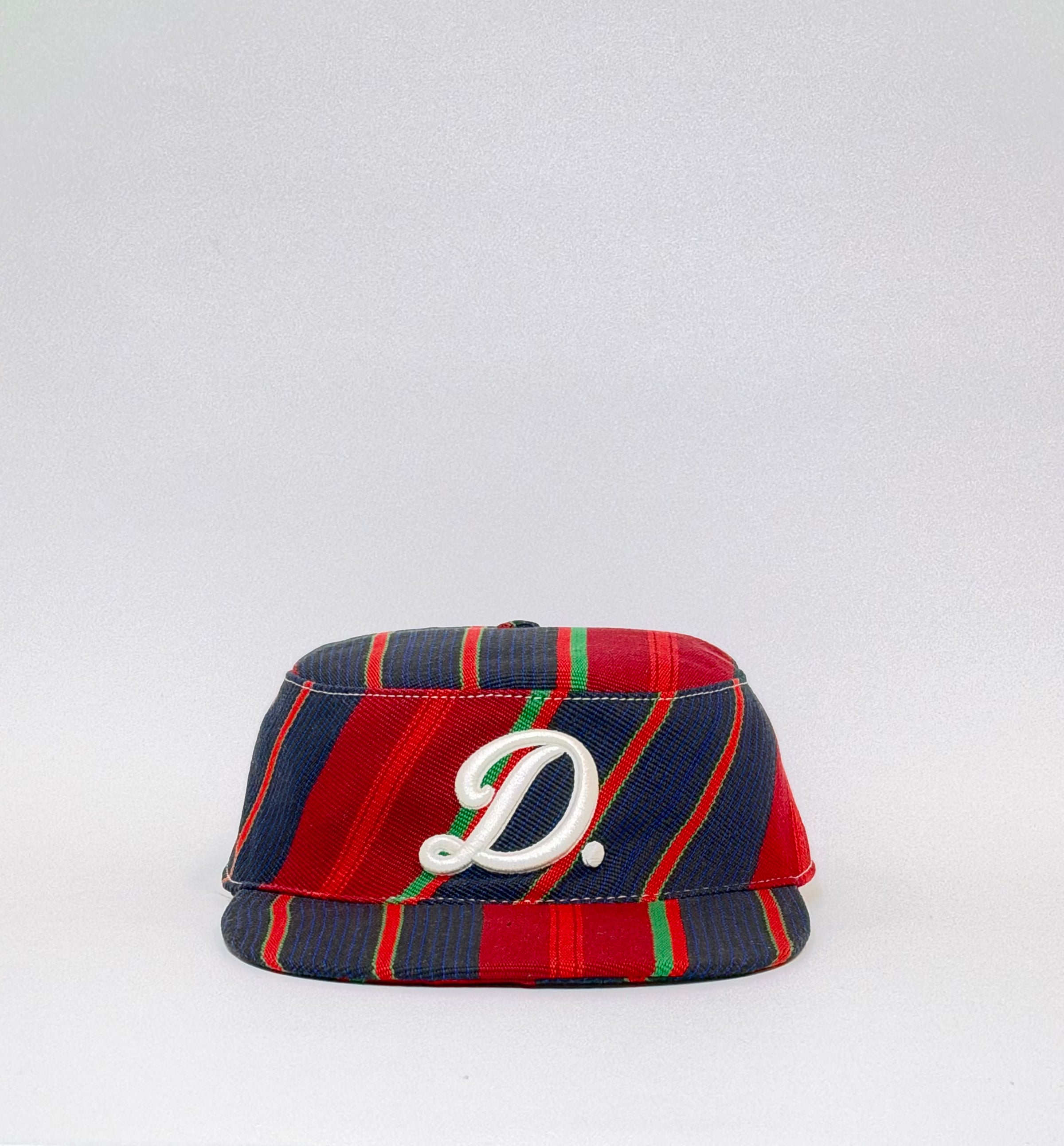 Front Rouge Royal Aṣọ Òkè Pillbox hat